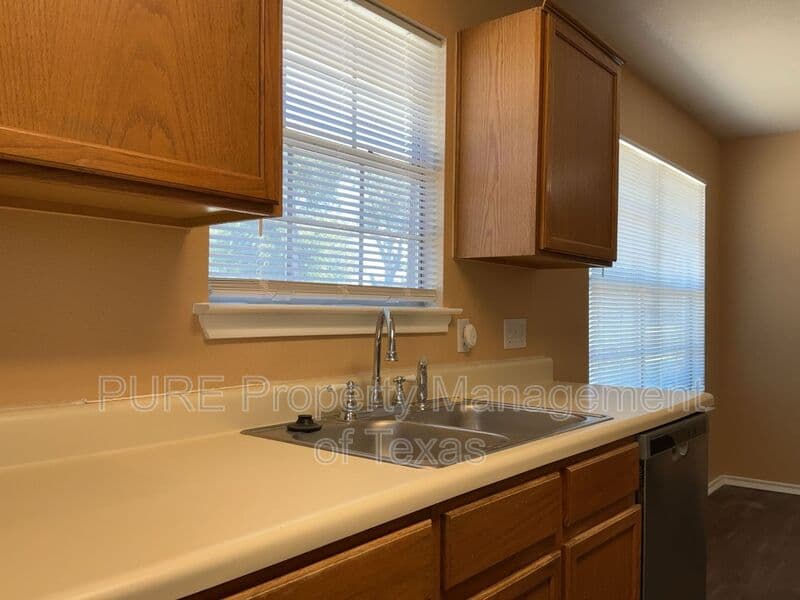 Round Rock Condo: 1001-A Christopher Ave