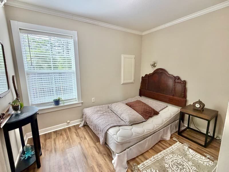 Freeport House: 161 Caswell Branch Road