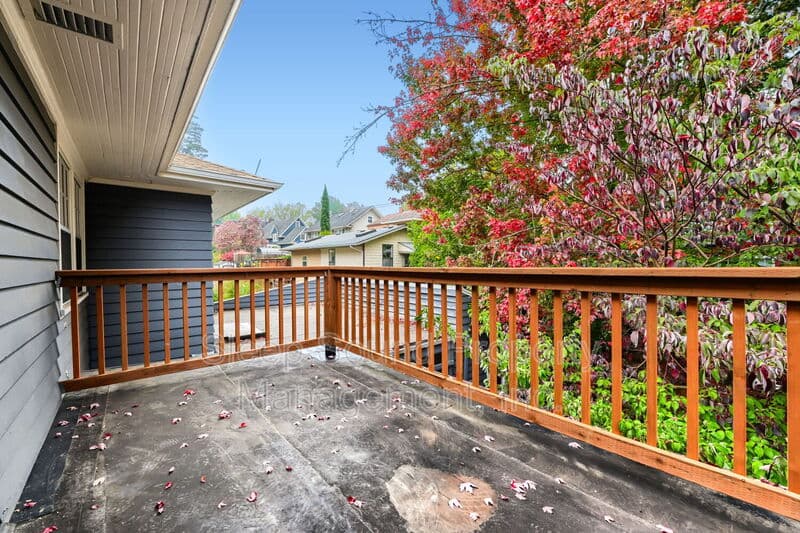 Portland House: 3835 SE Ankeny Street