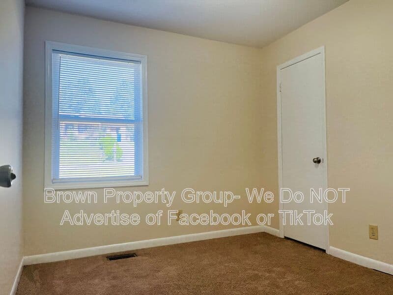 Spring Lake House: 3324 Red Fox Rd