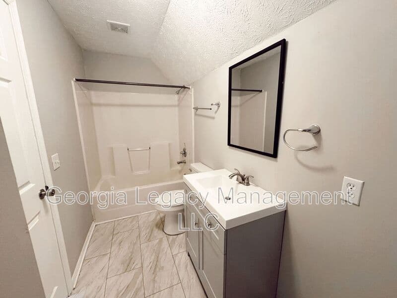 Cleveland House: 896 Campbell St