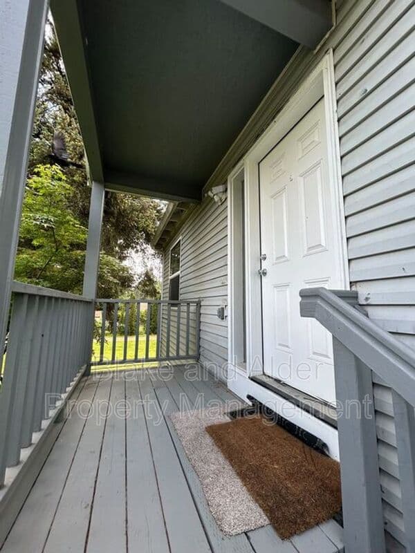 Portland House: 5609 SE 117TH Ave