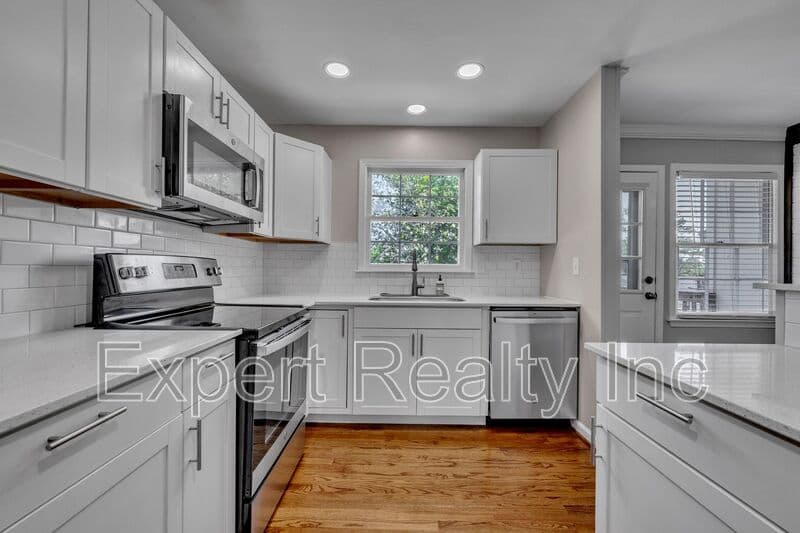 Alabaster House: 1064 Caribbean Circle