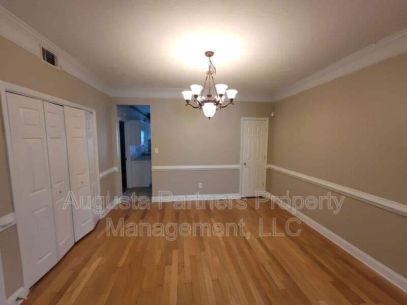 Martinez House: 211 Brook Court