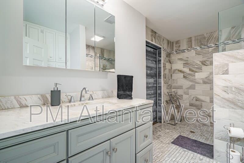Sandy Springs House: 2215 Spalding Drive