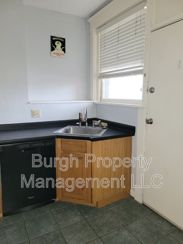 Pittsburgh Condo: 5512 Centre Ave