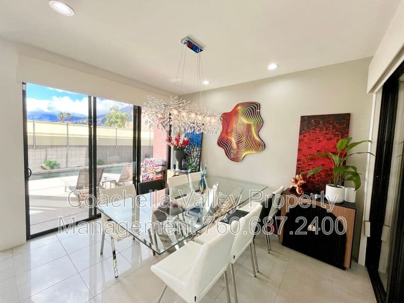 Palm Springs House: 353 Cheryl Dr
