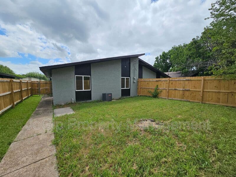 Plano Condo: 1725 R Avenue