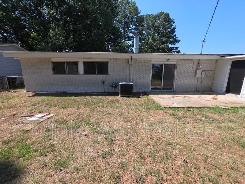 Jacksonville House: 1516 Gregory St