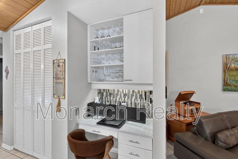 Gainesville House: 1326 Northwest 57th Street