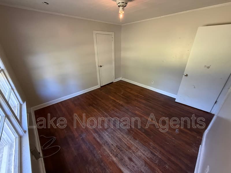 Lenoir Condo: 3355 Clay Court