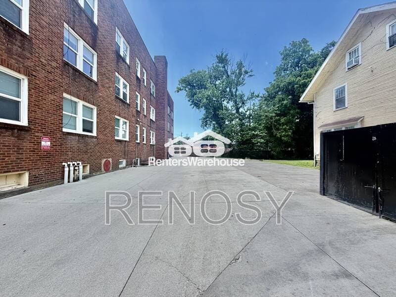 Des Moines Condo: 3607 Ingersoll Ave