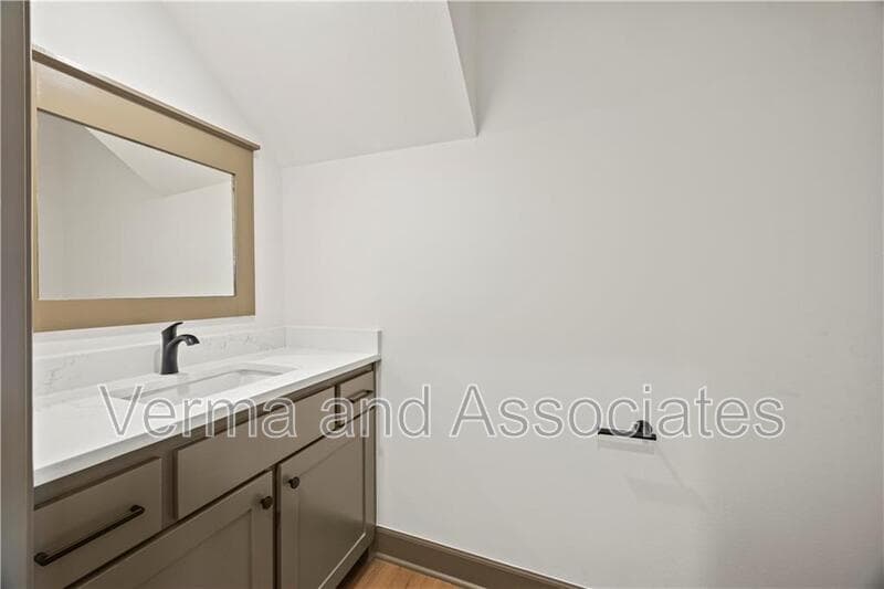 Centerton House: 1241 Mammoth St
