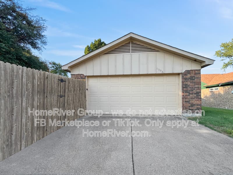 Wylie House: 1306 Wyndham Dr