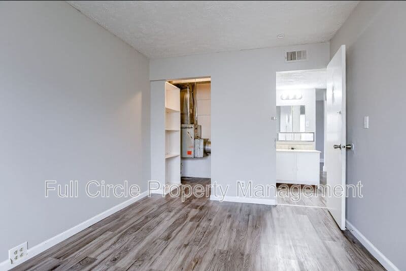 Lincoln House: 1218 E St