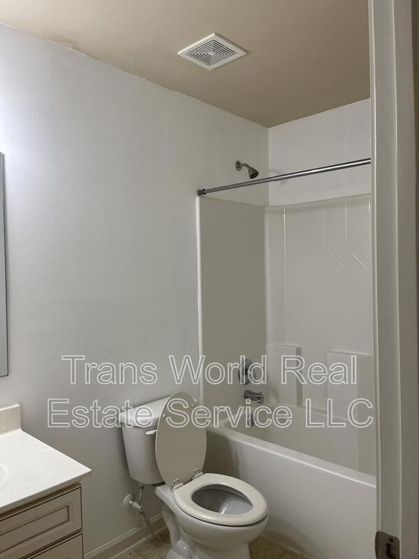 Lawrenceville House: 765 Westmoreland Lane Northeast