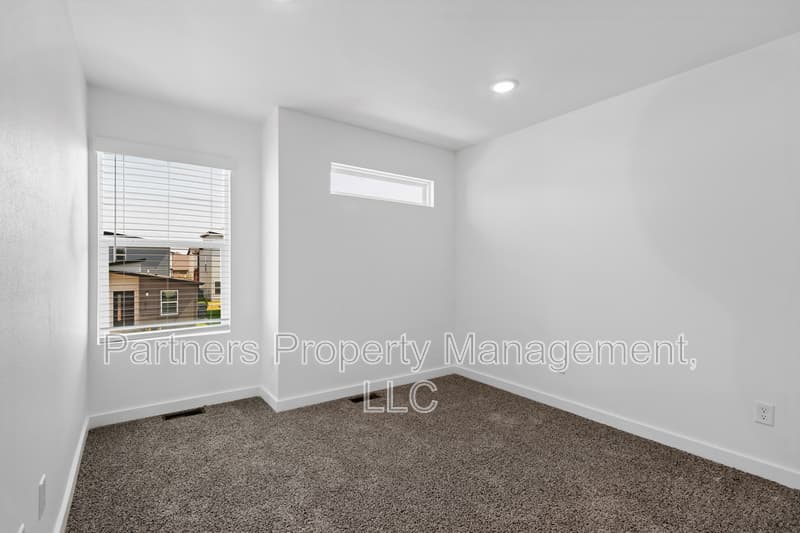 Centerton House: 881 Ventnor Avenue
