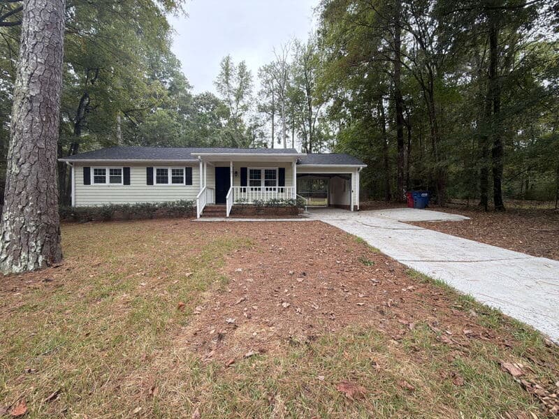 Macon House: 1121 Santa Fe Trail