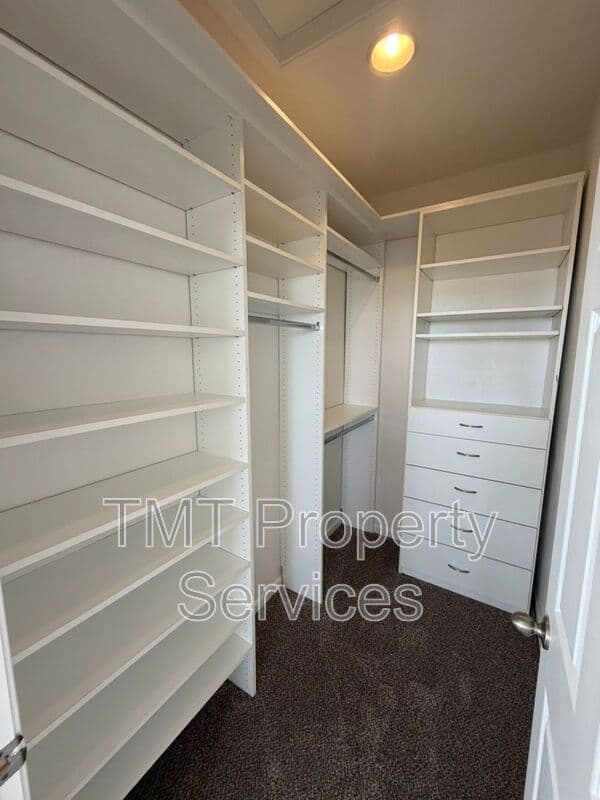 Rancho Cordova House: 11009 International Drive