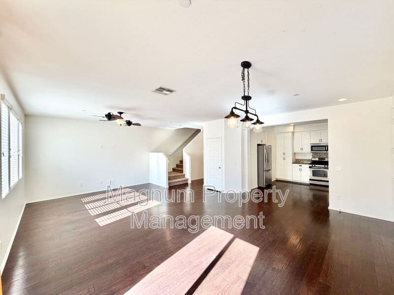 Temecula House: 28075 Calle Bonita