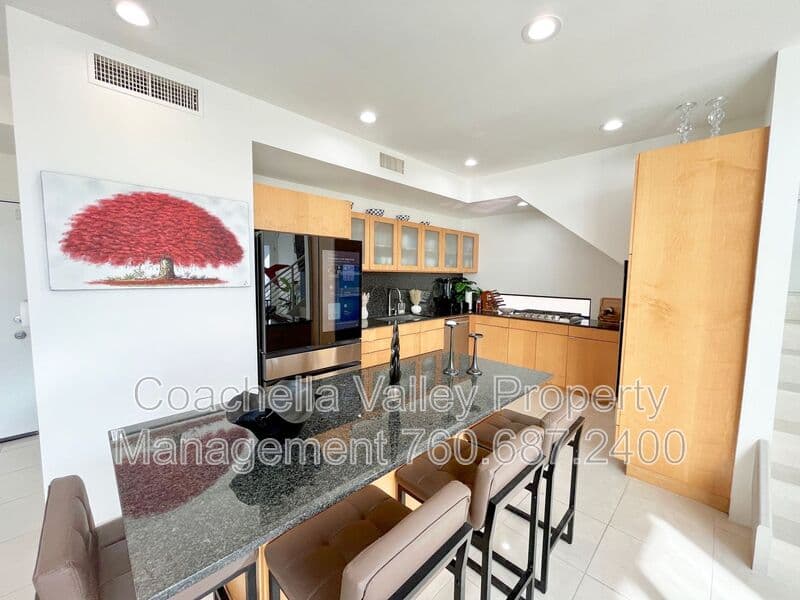 Palm Springs House: 353 Cheryl Dr