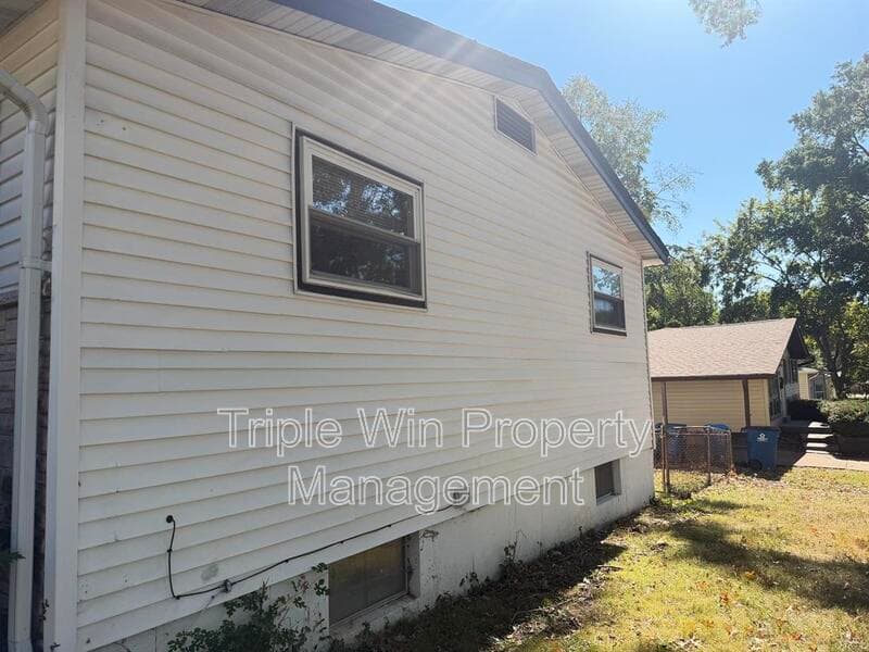 Hazlewood House: 8314 Richwood Ln.