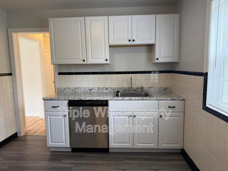 FLORISSANT House: 1150 S NEW FLORISSANT RD
