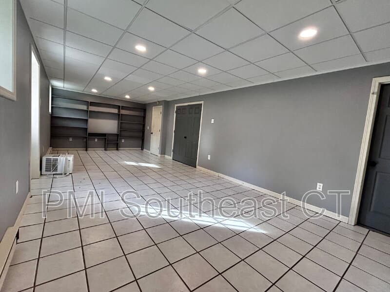 Mystic House: 250 Capstan Ave