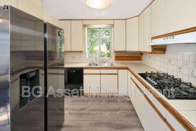 Richmond House: 6606 Aqua Vista Ct