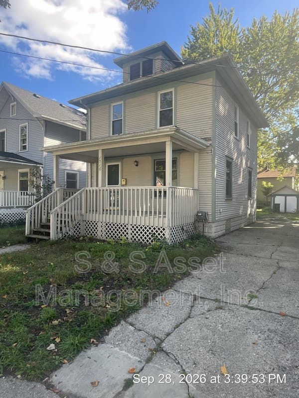 Lansing House: 1516 Vine Street