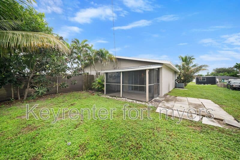 Fort Myers House: 11370 SUMMERWINDS CT