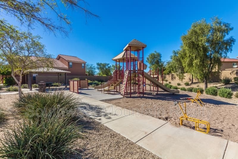 Coolidge House: 1333 W Pima Avenue