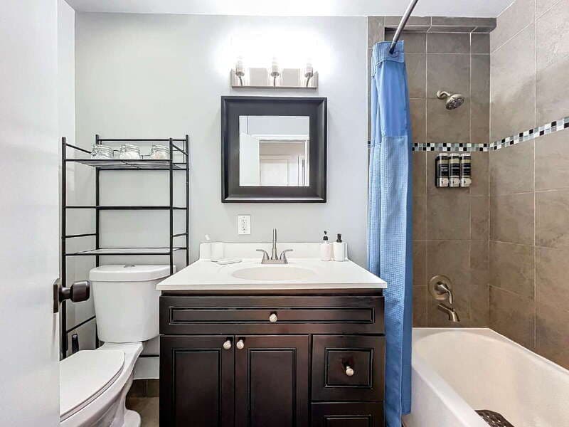 Miramar House: 6512 Arbor Drive