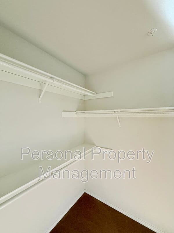 Vancouver Condo: 2766 E McLoughlin Blvd