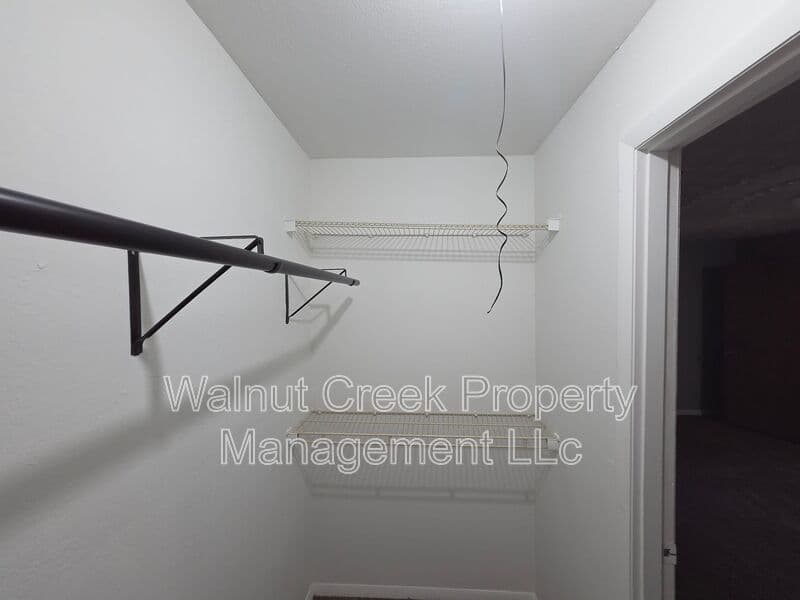 Elyria Condo: 41547 Elmwood St