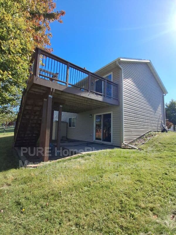 Rochester House: 5911 Excalibur Ct NW