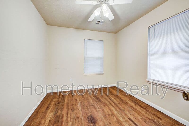 Oklahoma City House: 7201 S Walker Ave