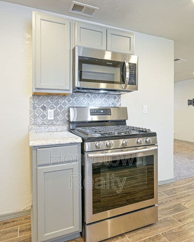 Del City House: 2124 S Sunnylane Road