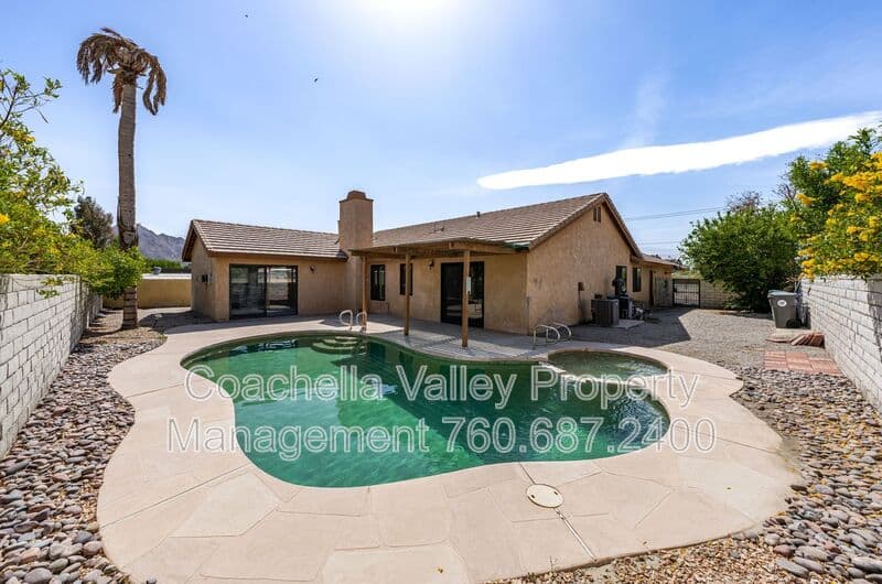 Palm Desert House: 43922 Warner Trail