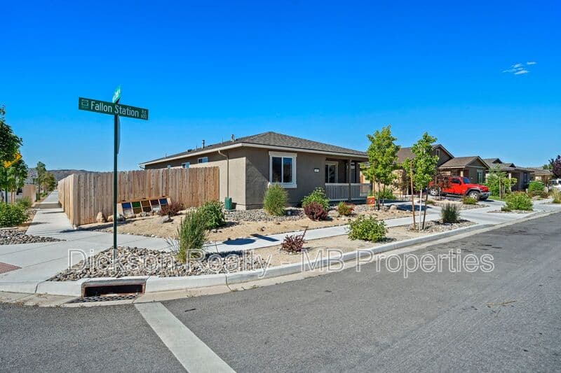 Reno House: 635 Fallon Station Road