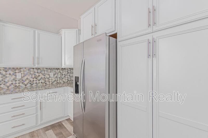 Gilbert House: 2244 S Annie Ln