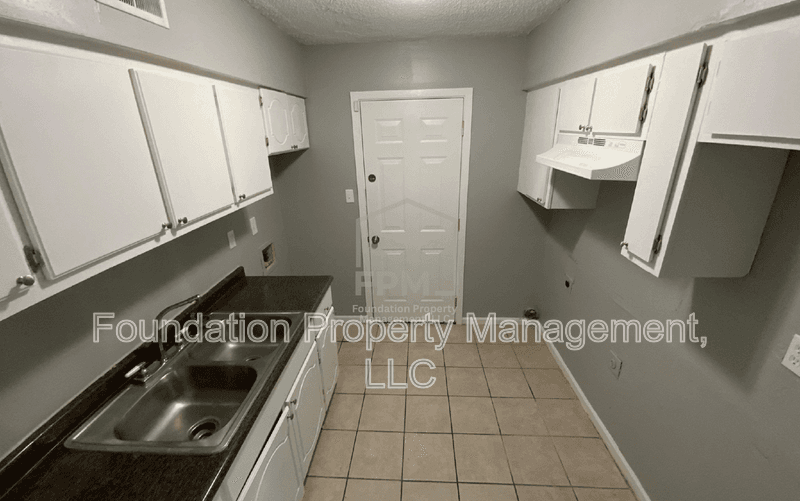 Memphis House: 2961 Grenadier Cove