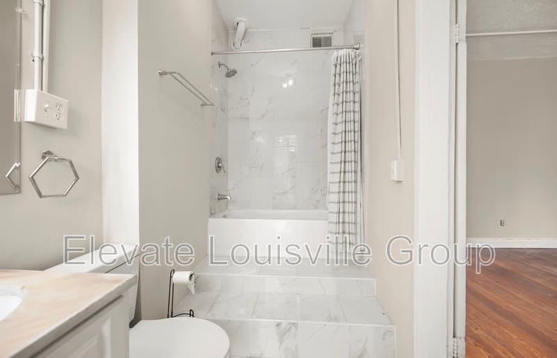 Louisville Condo: 914 East Muhammad Ali Boulevard - 2F