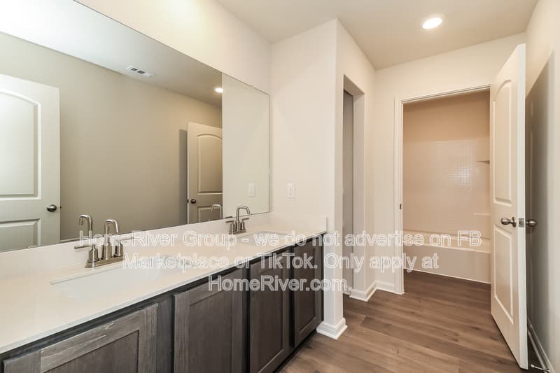 Venus House: 517 Gib Woodall Dr