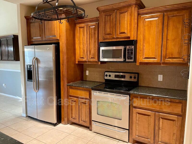 Moore House: 917 Renita Way