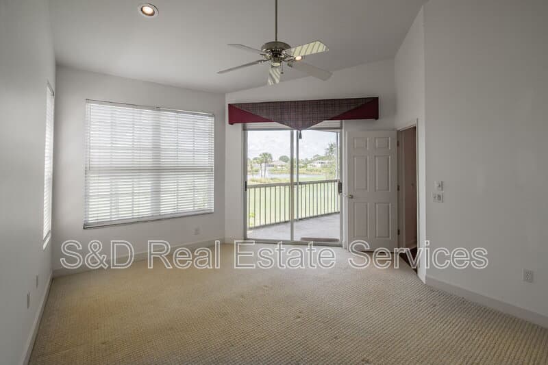 Lakeland Condo: 447 Enclave Place