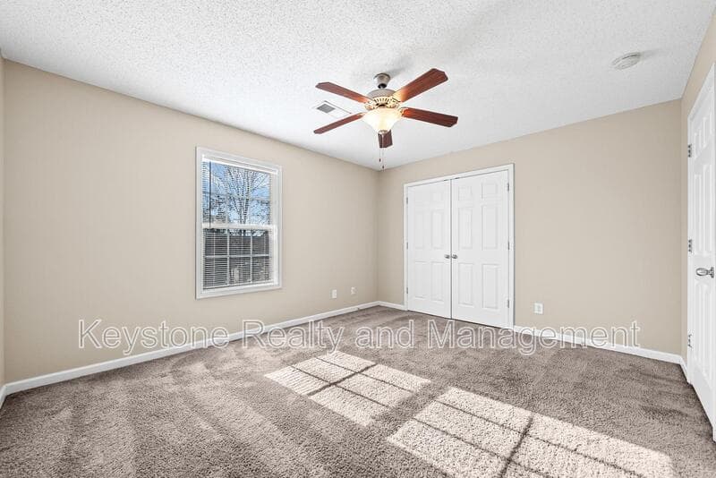 Unit C
Clarksville Townhome: 816 Oak Arbor Court