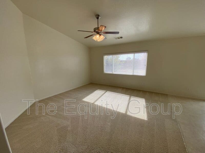 Visalia House: 1025 West Reese Ct
