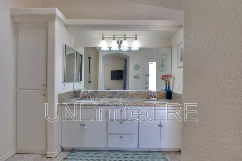 Lake Havasu City House: 304 Acoma Blvd S