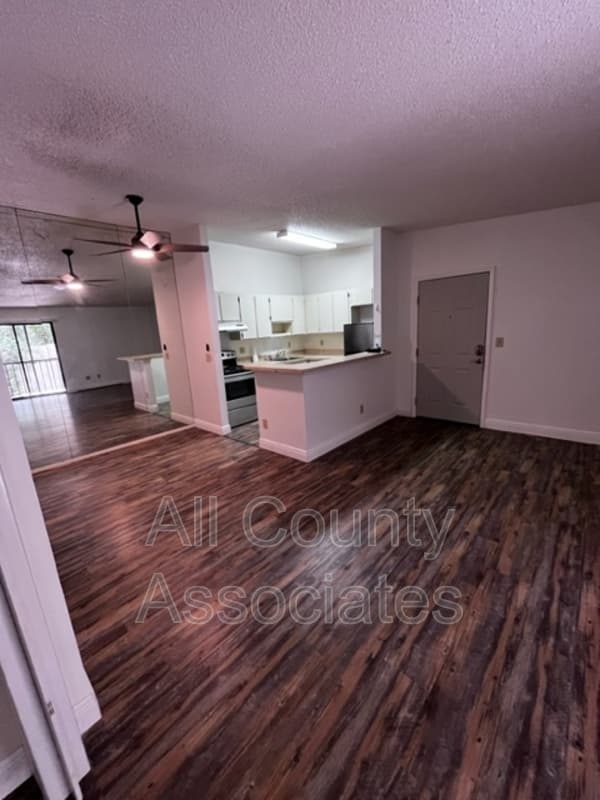 Palm Harbor Condo: 3277 Fox Chase Cir N